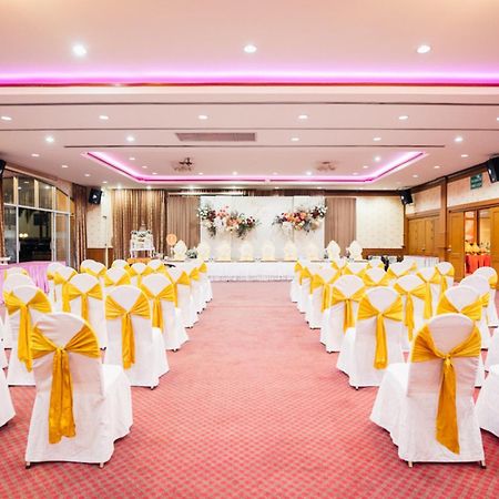 Chumphon Gardens Hotel Bagian luar foto