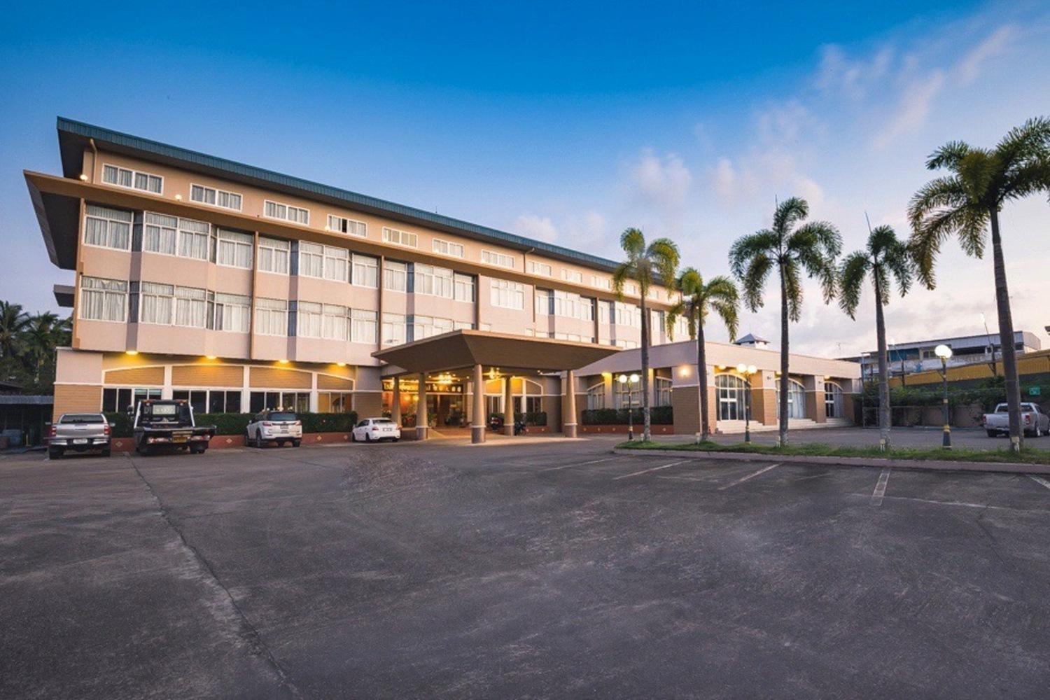 Chumphon Gardens Hotel Bagian luar foto