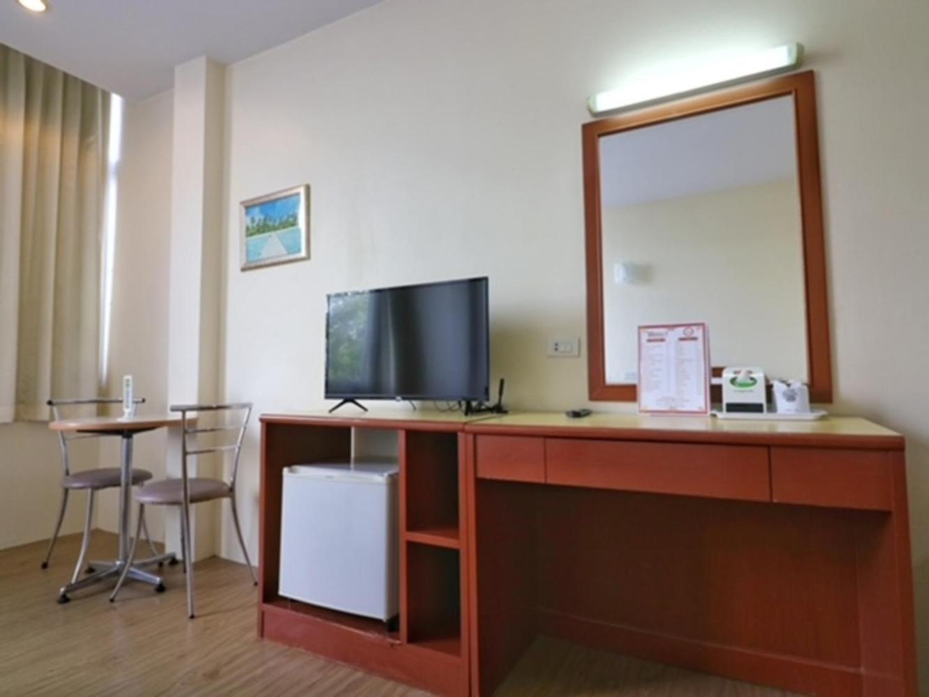 Chumphon Gardens Hotel Bagian luar foto