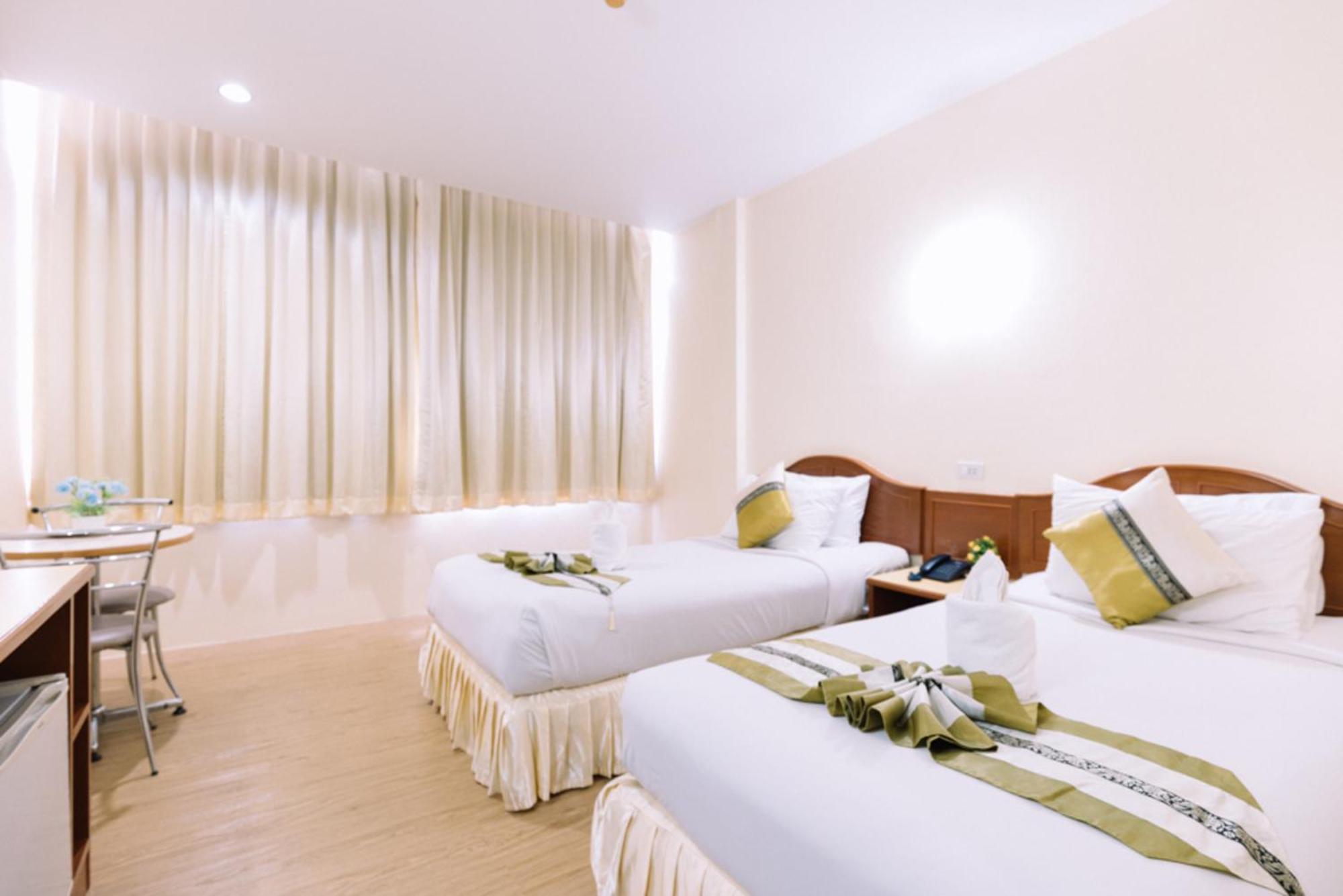Chumphon Gardens Hotel Bagian luar foto