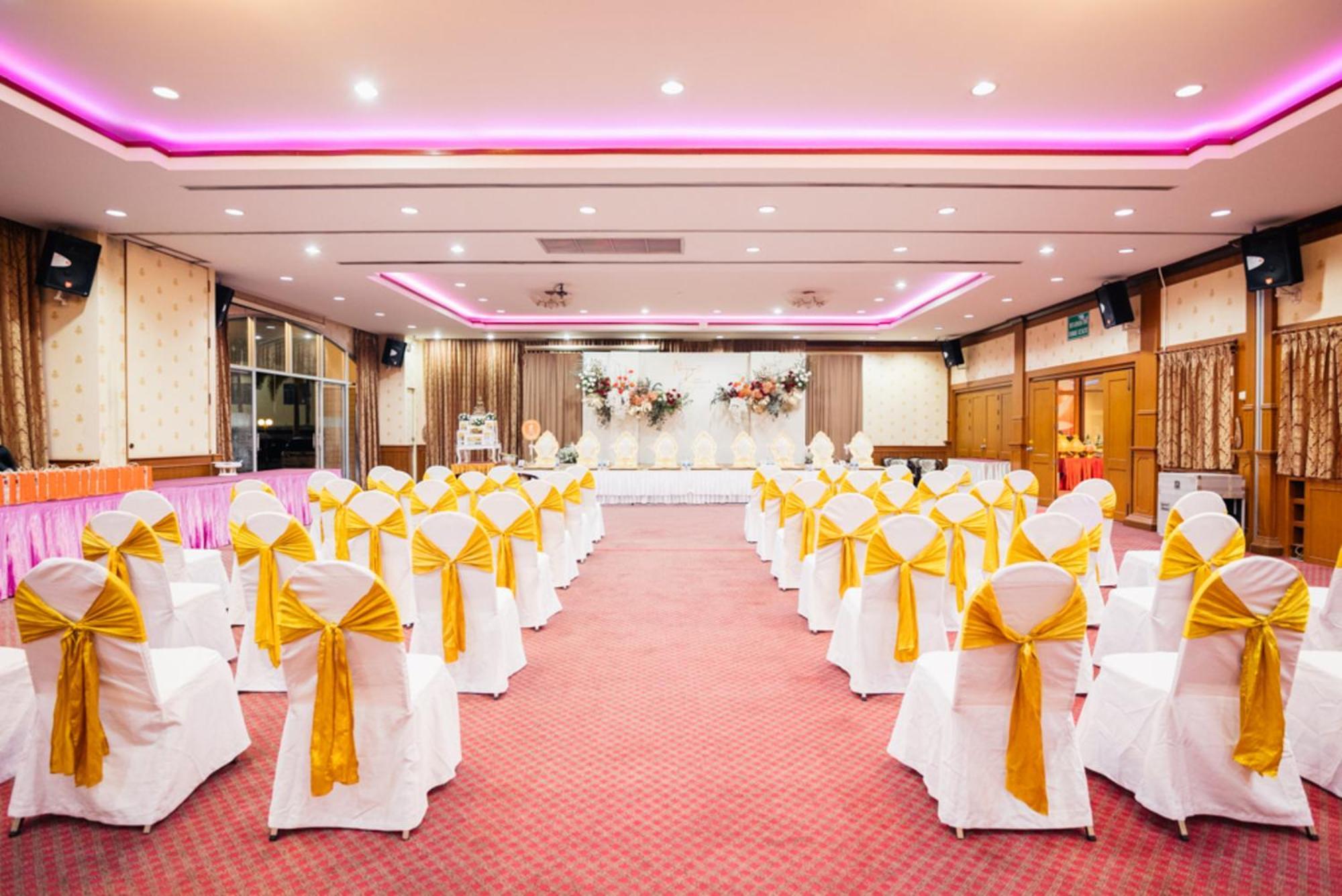 Chumphon Gardens Hotel Bagian luar foto