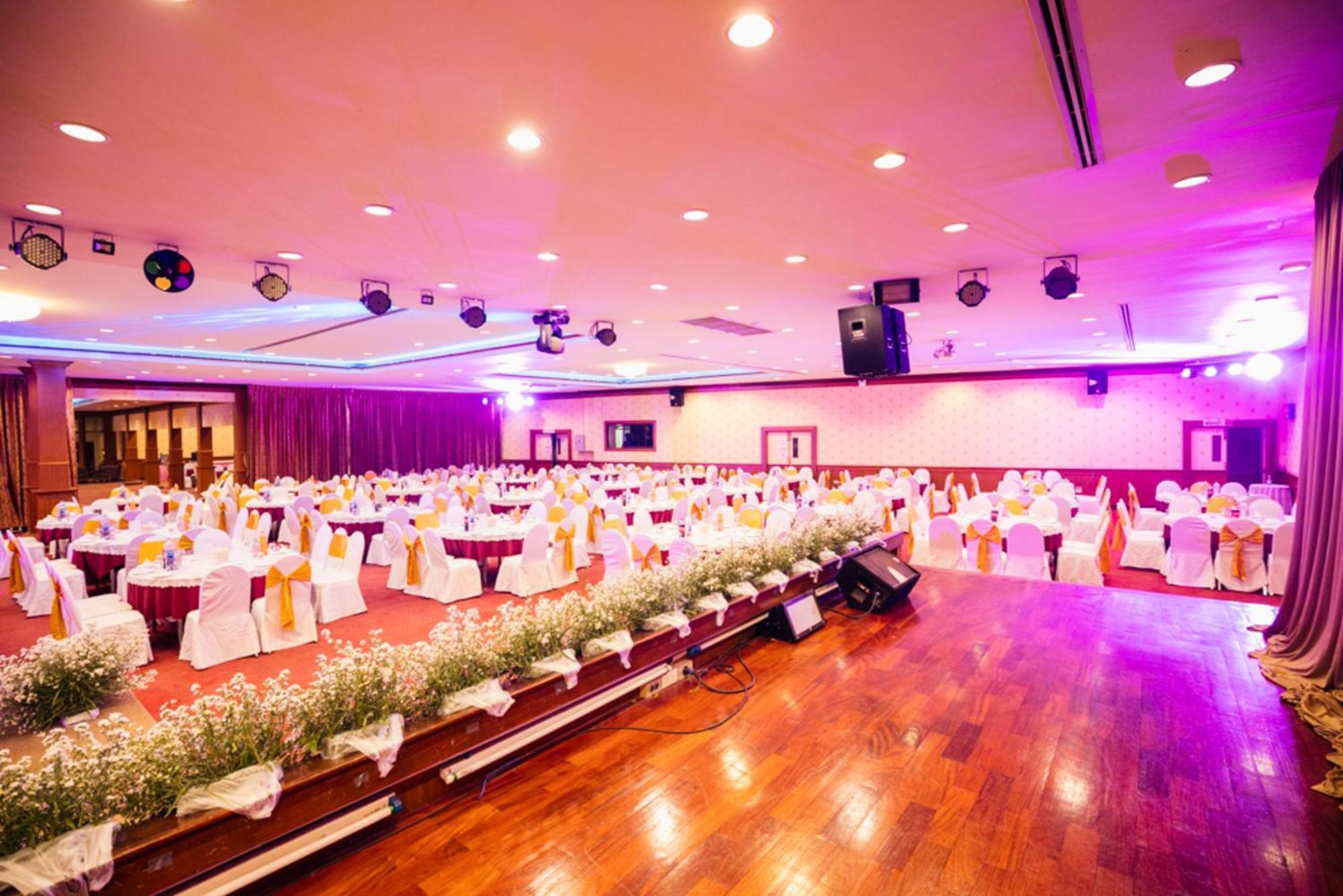 Chumphon Gardens Hotel Bagian luar foto