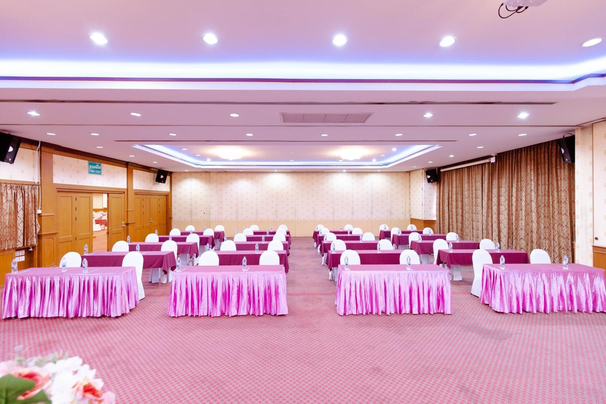 Chumphon Gardens Hotel Bagian luar foto