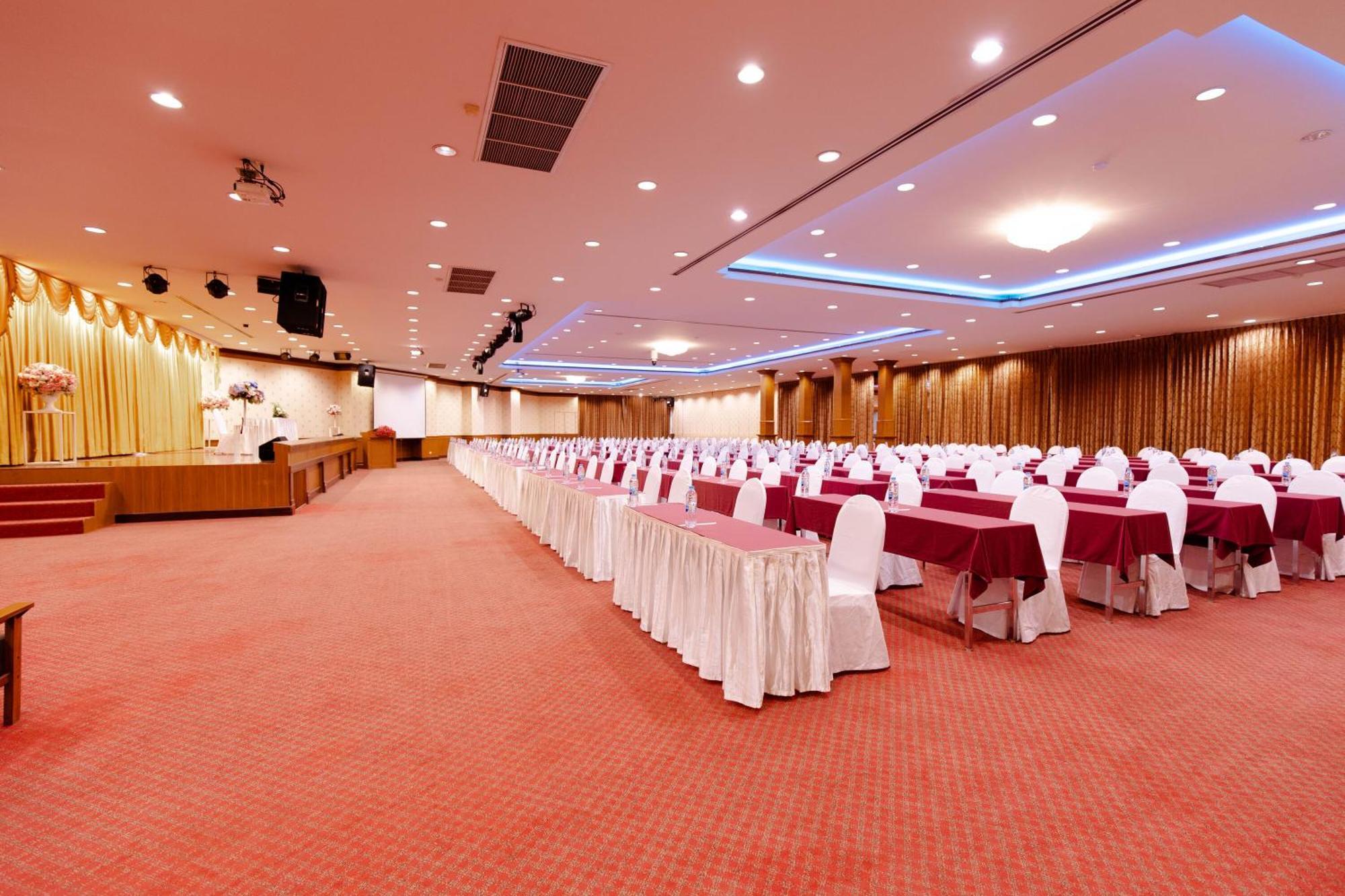 Chumphon Gardens Hotel Bagian luar foto