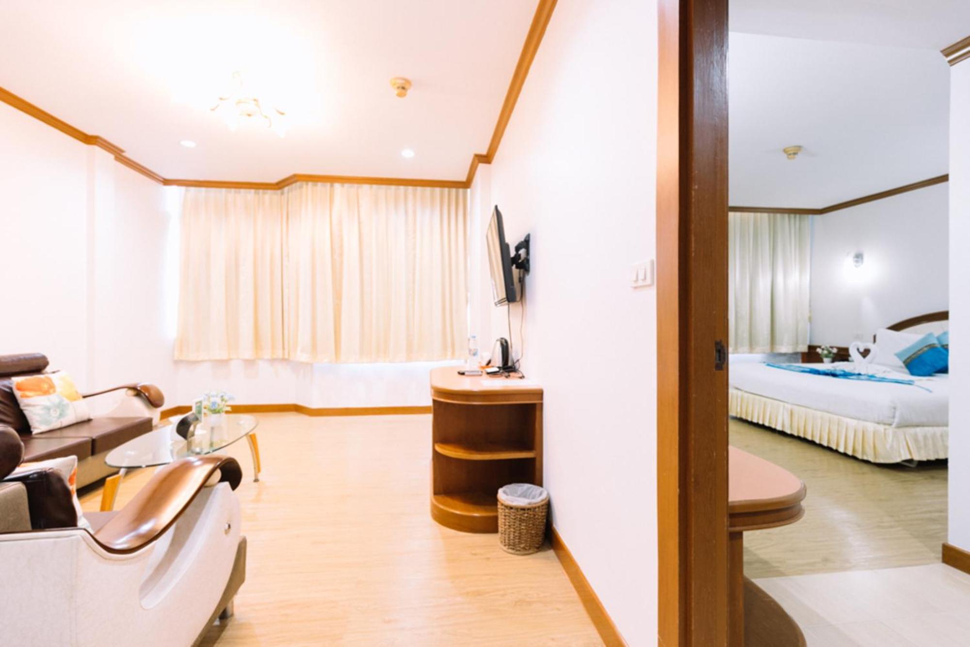 Chumphon Gardens Hotel Bagian luar foto