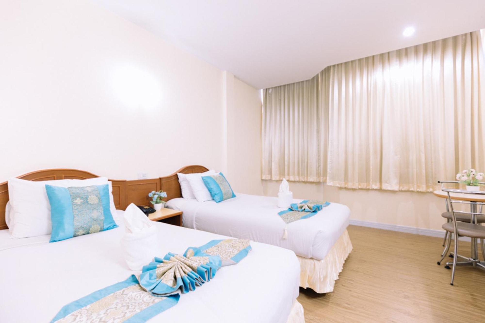 Chumphon Gardens Hotel Bagian luar foto