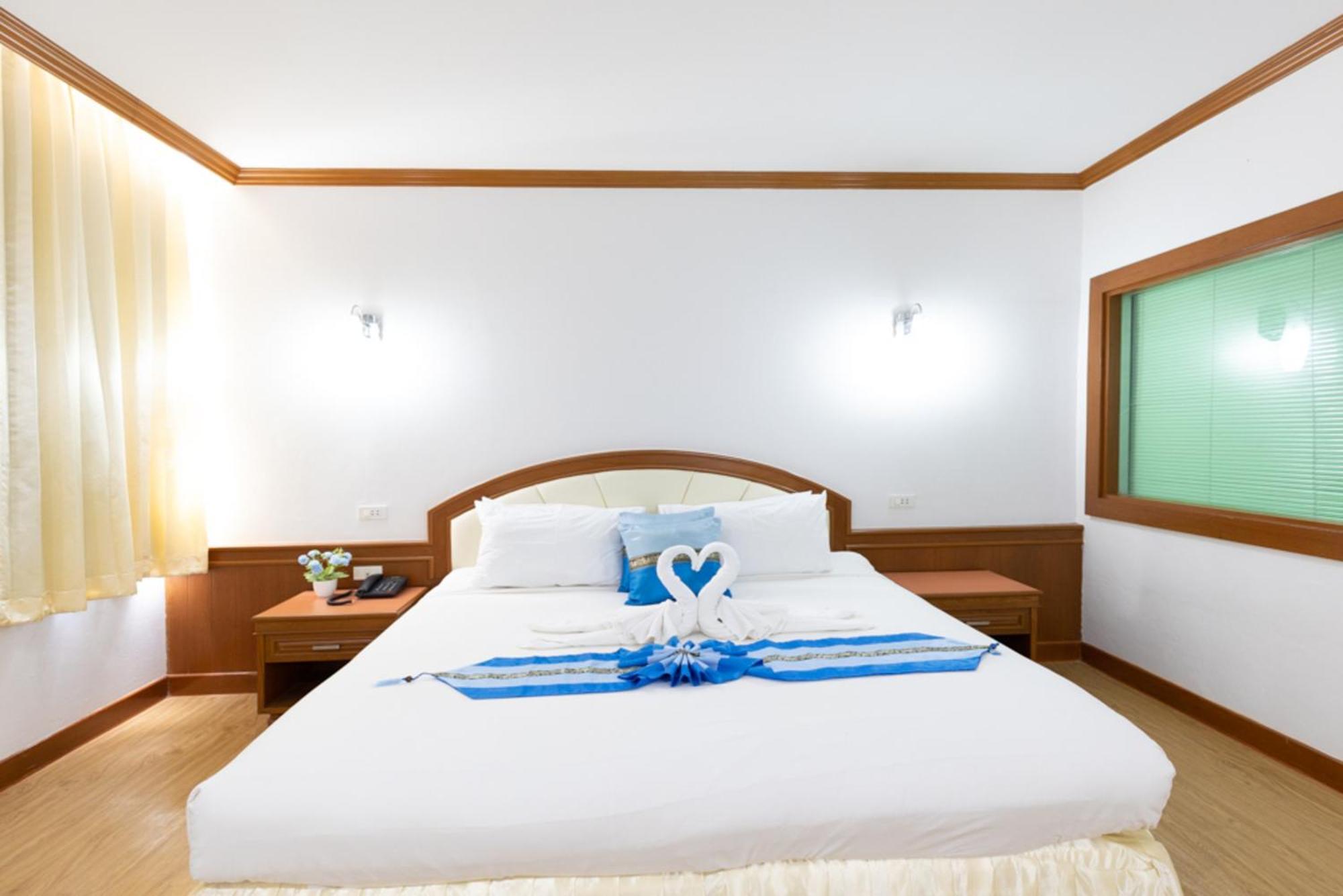 Chumphon Gardens Hotel Bagian luar foto