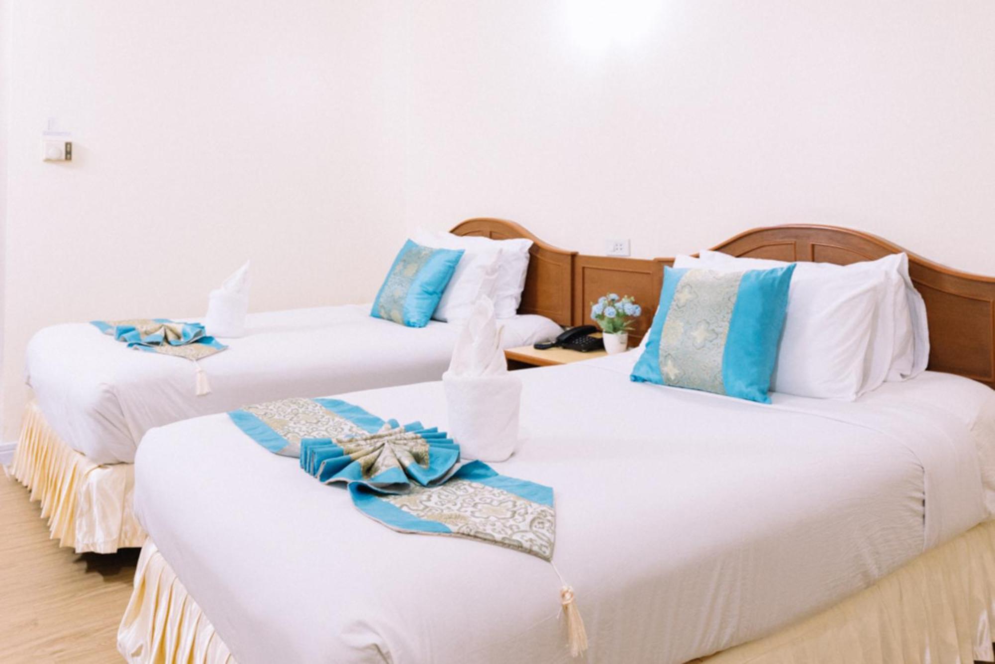 Chumphon Gardens Hotel Bagian luar foto