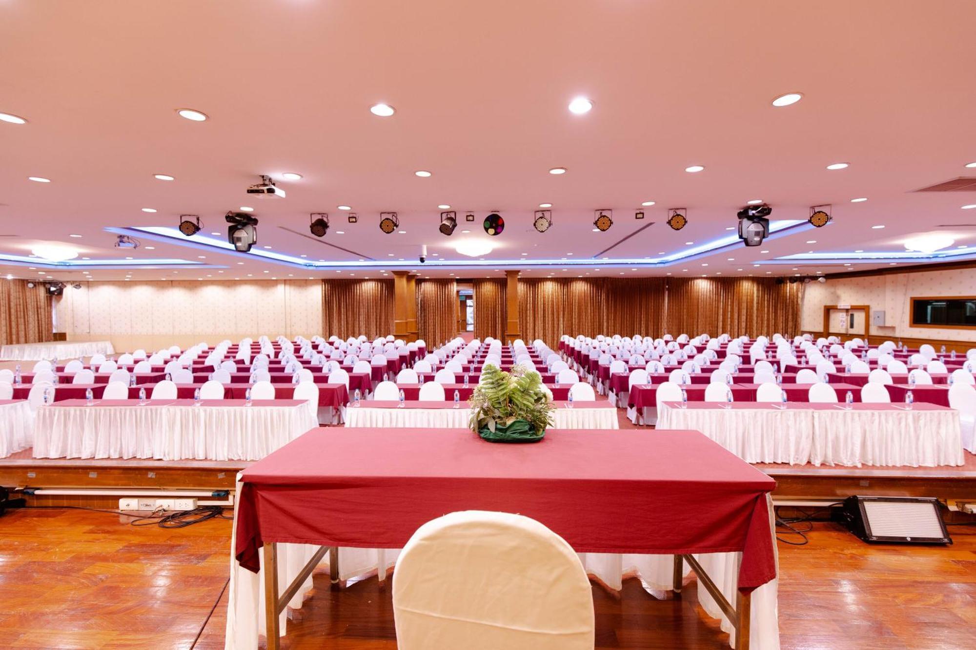 Chumphon Gardens Hotel Bagian luar foto