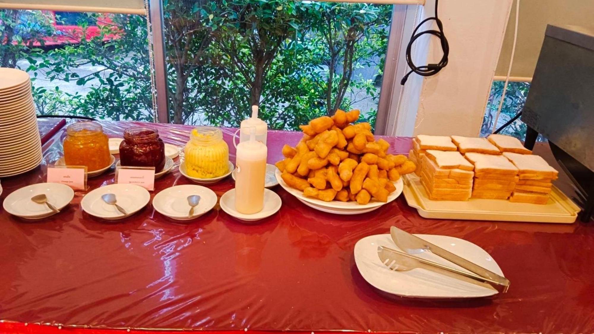 Chumphon Gardens Hotel Bagian luar foto