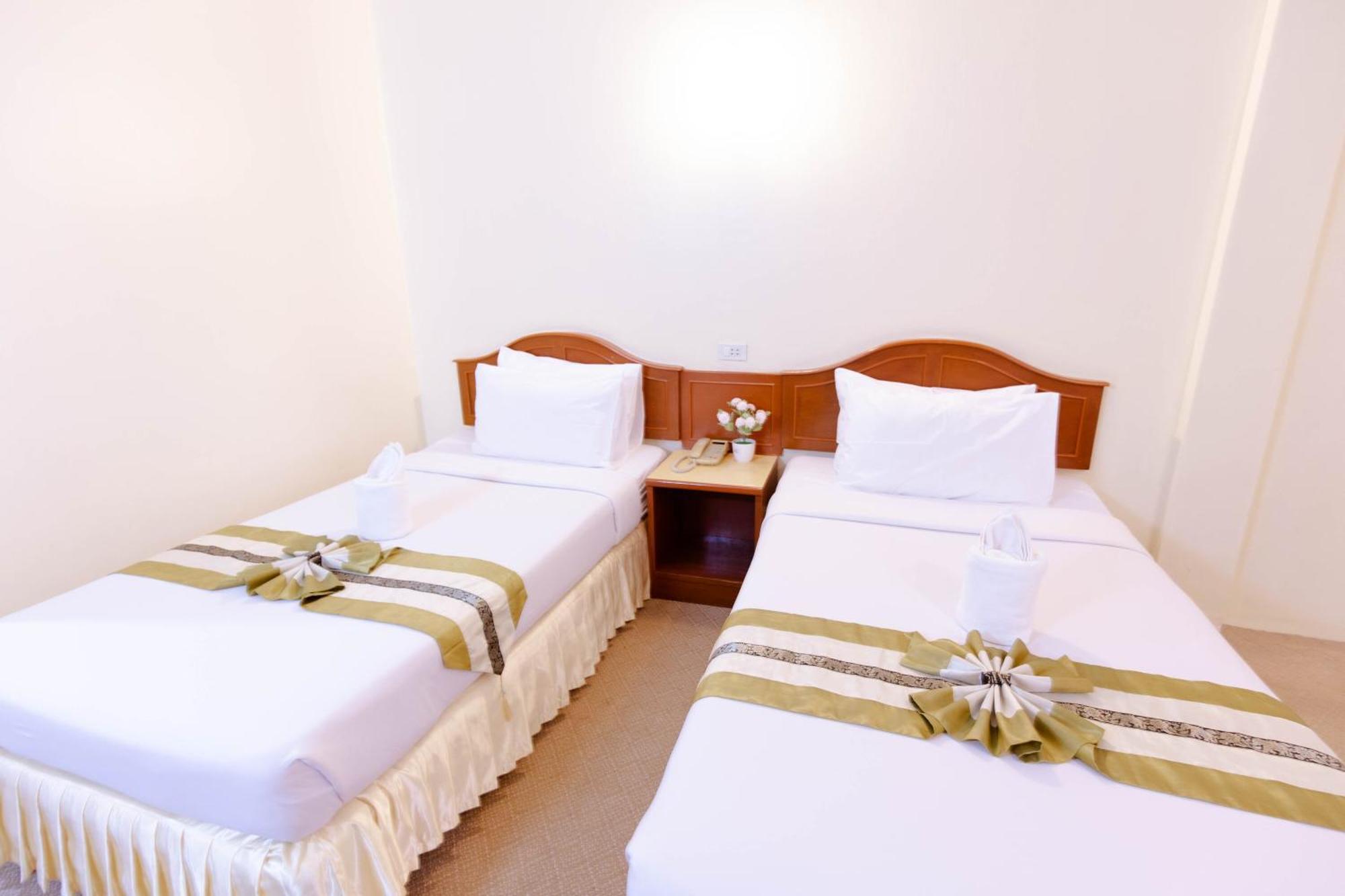 Chumphon Gardens Hotel Bagian luar foto