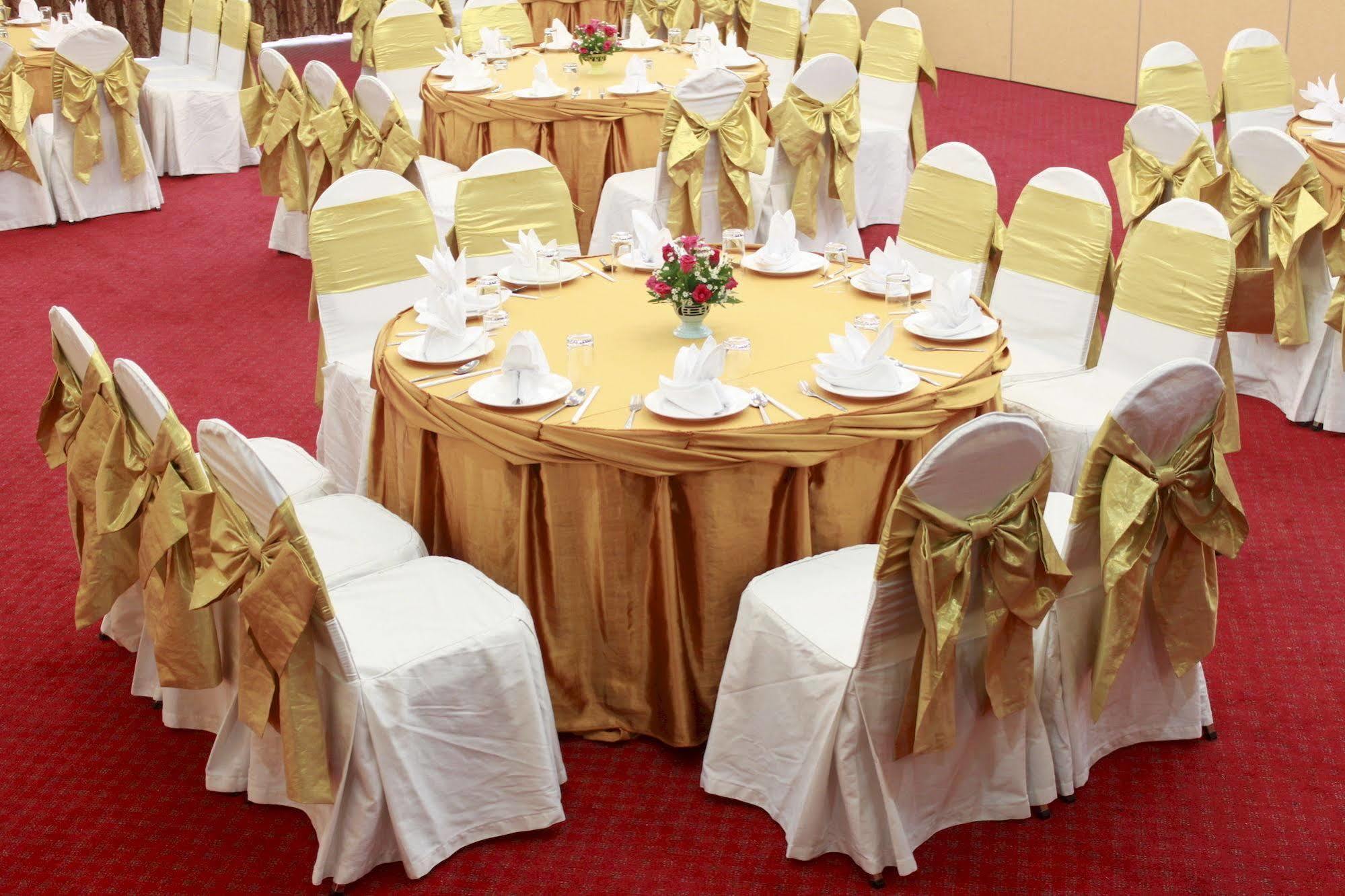 Chumphon Gardens Hotel Bagian luar foto