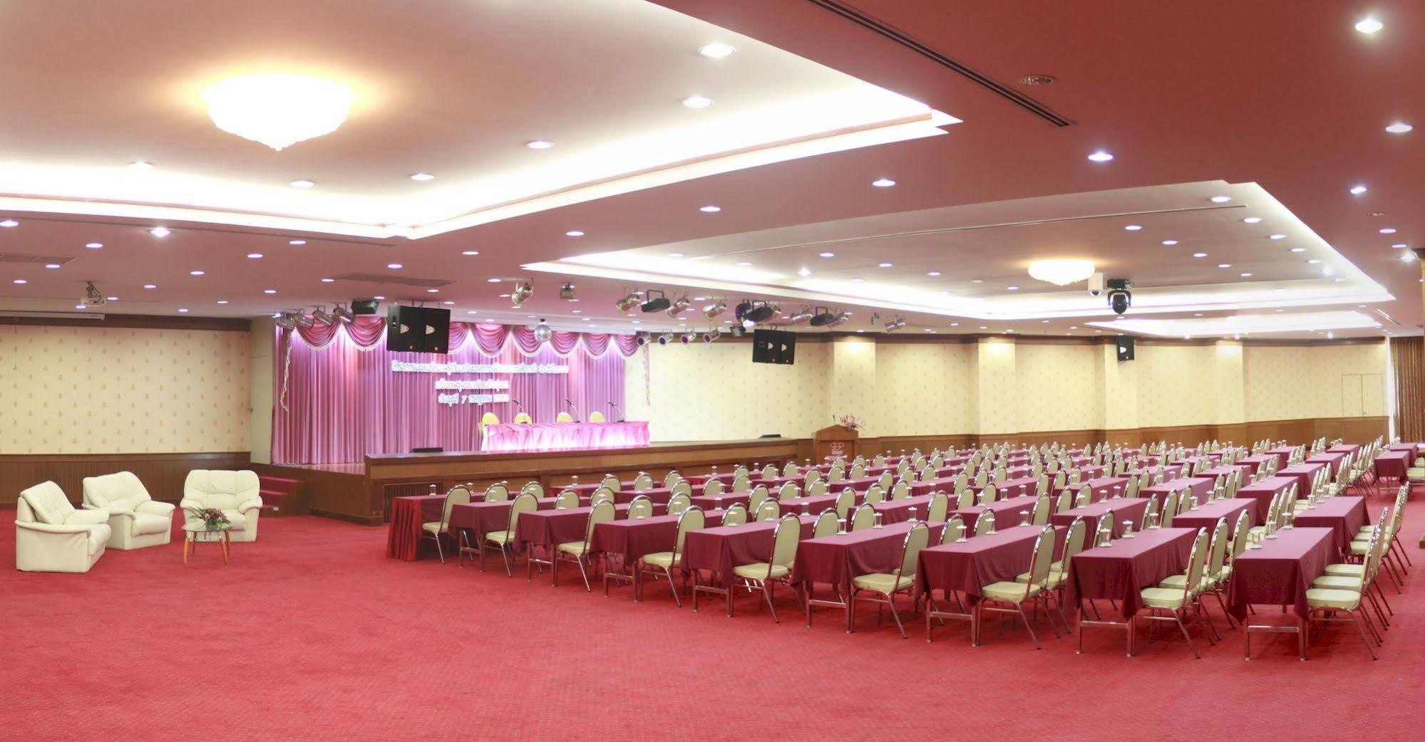 Chumphon Gardens Hotel Bagian luar foto