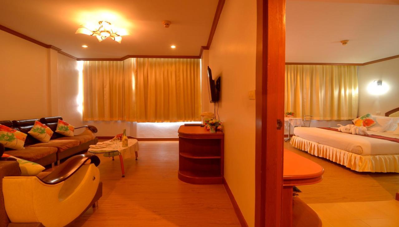 Chumphon Gardens Hotel Bagian luar foto