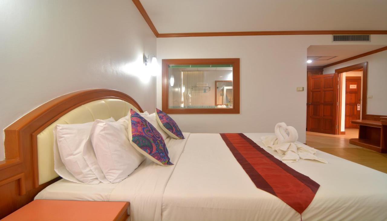 Chumphon Gardens Hotel Bagian luar foto