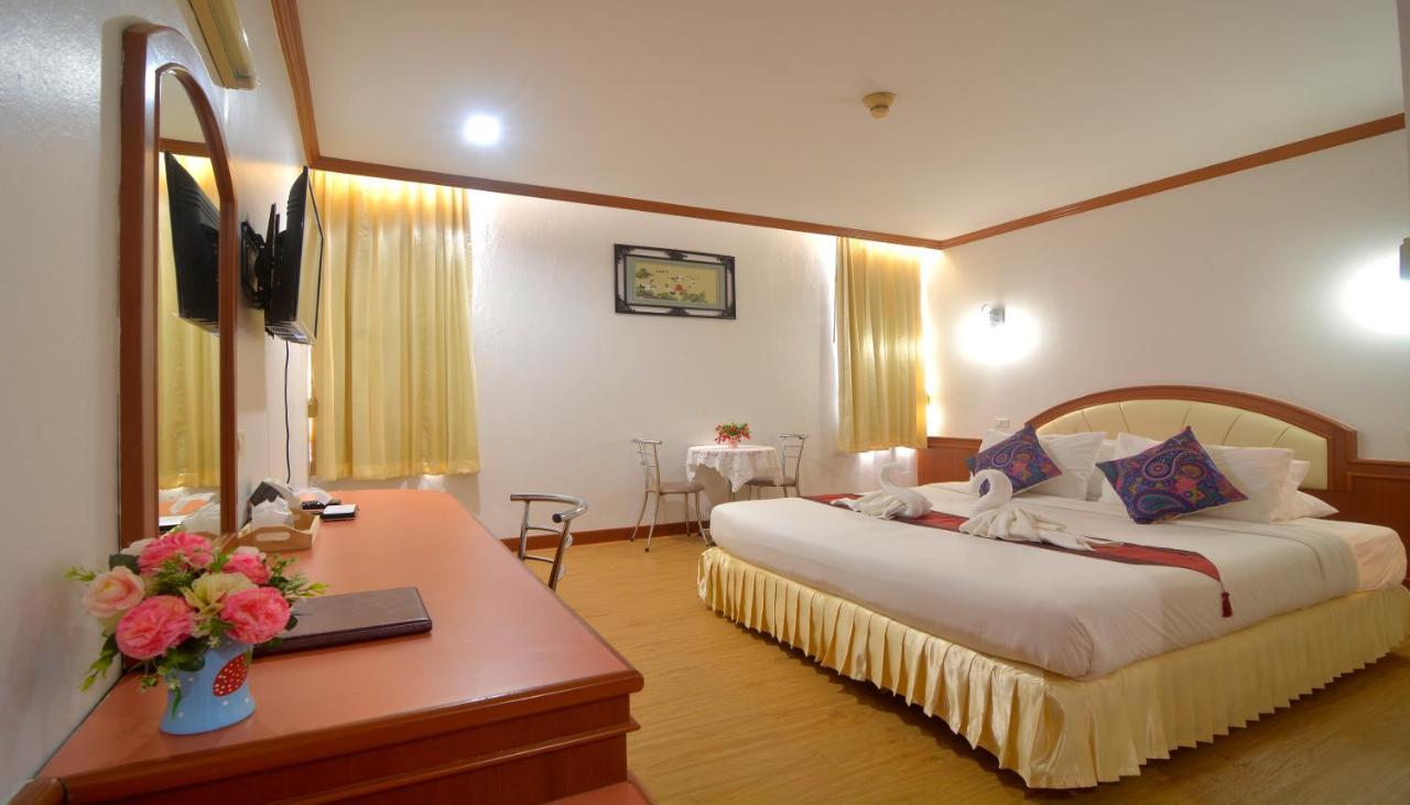 Chumphon Gardens Hotel Bagian luar foto