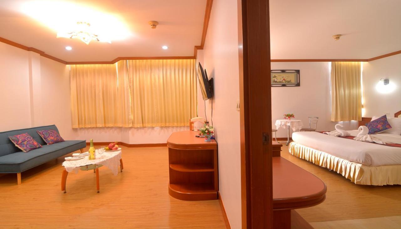 Chumphon Gardens Hotel Bagian luar foto