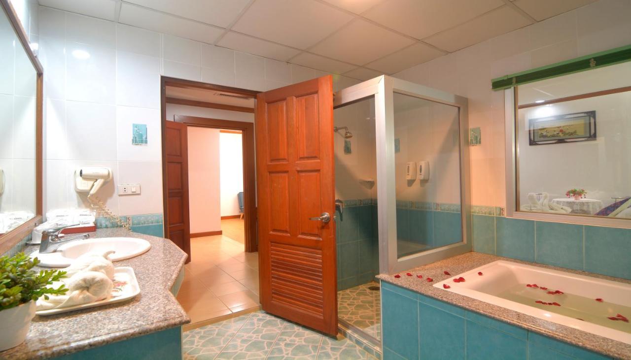 Chumphon Gardens Hotel Bagian luar foto