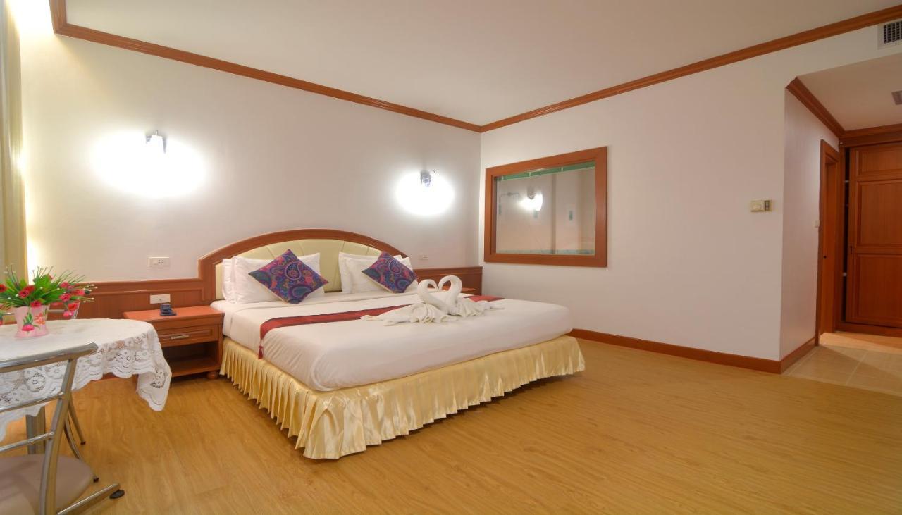 Chumphon Gardens Hotel Bagian luar foto